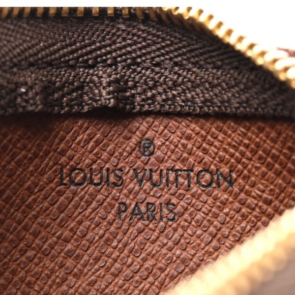 Louis Vuitton BN monogram key pouch , chain attachment with box and dust bag. - Picture 3 of 8